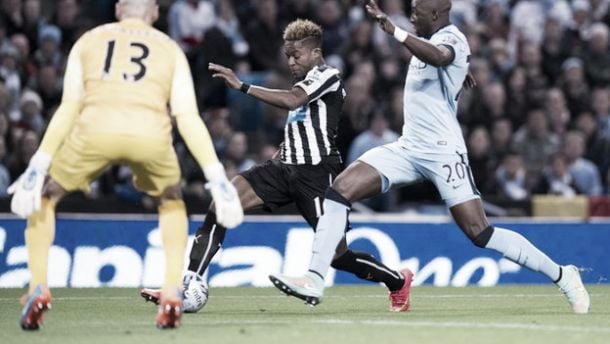 Capital One Cup: altri due per Pellé, City eliminato dai giovani Magpies, ok il Tottenham. Sorteggiati i quarti di finale Capital One Cup: altri due per Pellé, City eliminato dai giovani Magpies, ok il Tottenham. Sorteggiati i quarti di finale