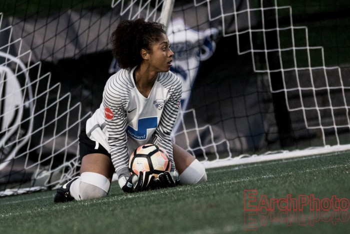 Boston Breakers re-sign Abby Smith