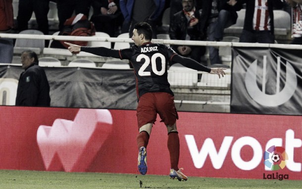 Athletic Bilbao derrota Rayo Vallecano com três gols de Aduriz e se aproxima do G-4