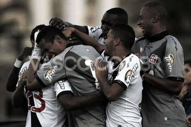 Em jogo fraco, Vasco estreia com empate contra o América-MG