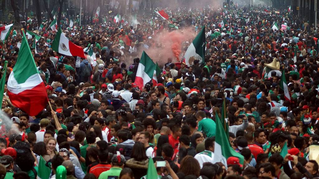 La Federación Mexicana de Fútbol es multada por grito de la afición azteca