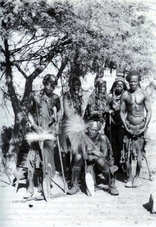 Mitos y leyendas para someter al africano