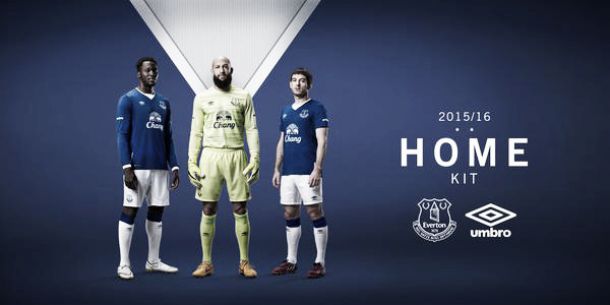 El Everton presenta su nueva primera equipación