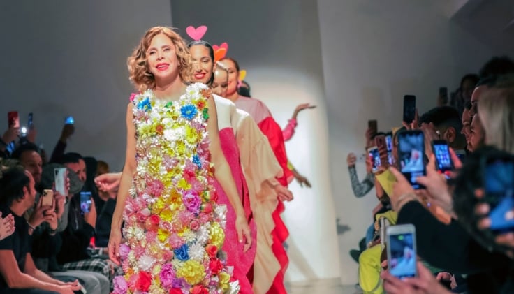  New York Fashion Week: Ágatha Ruiz de la Prada llena la
pasarela latina de color.