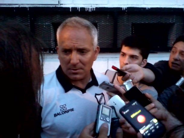 Aguirre: "No vamos a contratar a nadie, vamos a darle posiblidades a la gente del club"