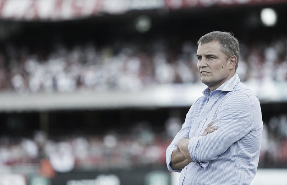 Contente com vitória do São Paulo, Aguirre celebra vantagem para segundo jogo da semifinal Contente com vitória do São Paulo, Aguirre celebra vantagem para segundo jogo da semifinal