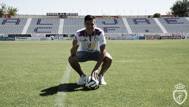 Paco Aguza, presentado como jugador del Real Jaén