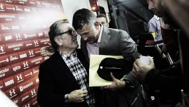 Presidente Aidar banca Osorio no São Paulo: "Só sairá se quiser"
