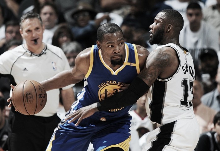 Warriors vencem terceiro jogo contra Spurs e se aproximam da grande final da NBA
