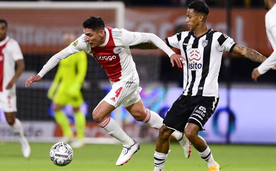 Summary and highlights of Ajax 5-0 Willem II in Eredivise