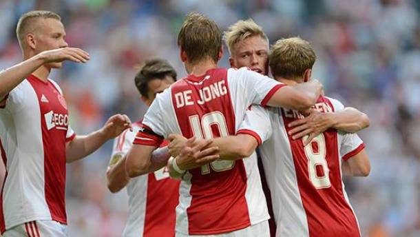 El Ajax gana y es líder provisional de la Eredivisie