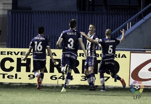El Deportivo Alavés conquista Santo Domingo
