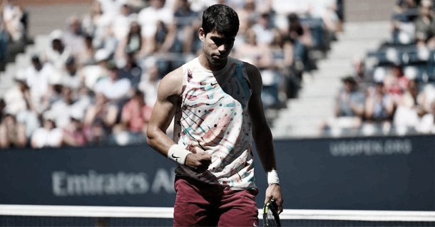 Alcaraz pasa con nota la prueba de fuego de Evans y llega a
la segunda semana del US Open Alcaraz pasa con nota la prueba de fuego de Evans y llega a
la segunda semana del US Open