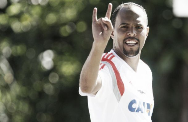 Em comunicado oficial, Alecsandro anuncia rescisão de contrato com Flamengo