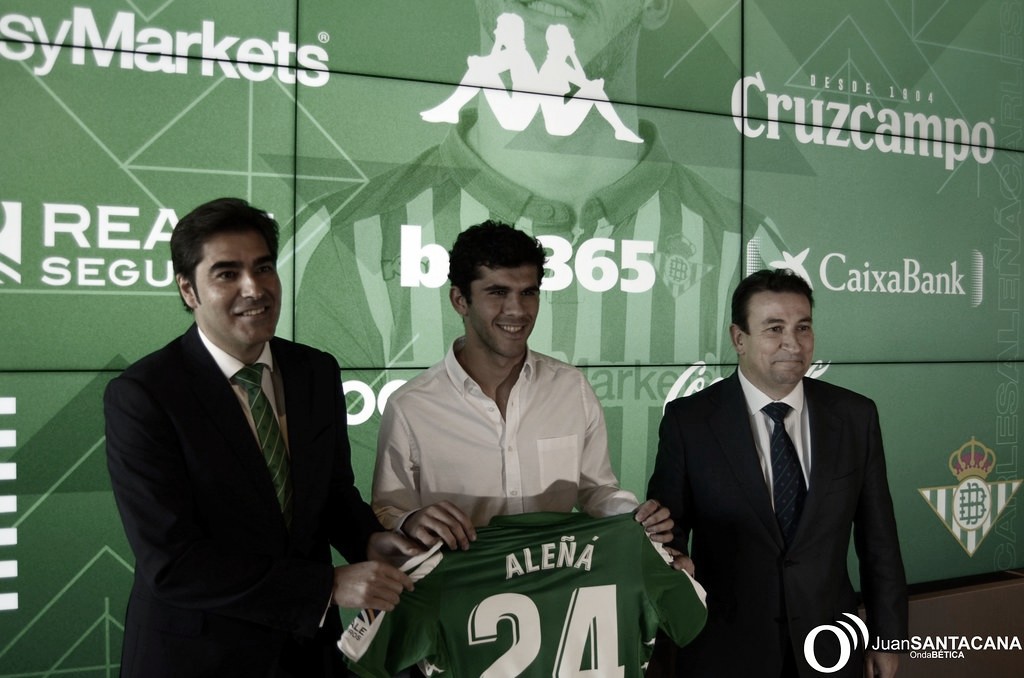 La ambición marca la presentación de Aleñá en el Real Betis