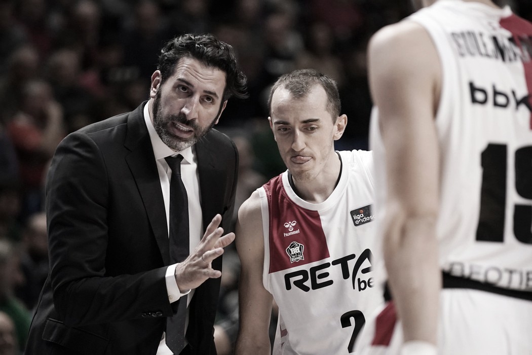 Álex Mumbrú renueva dos temporadas más con Bilbao Basket