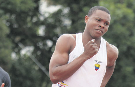 Alex Quiñónez gana oro en 100 metros del Campeonato Sudamericano de Atletismo