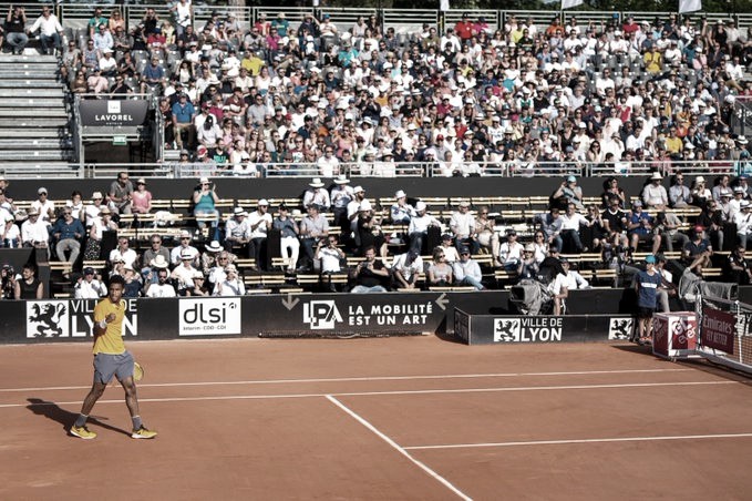 Auger-Aliassime vira para cima de Basilashvili e vai à final em Lyon Auger-Aliassime vira para cima de Basilashvili e vai à final em Lyon