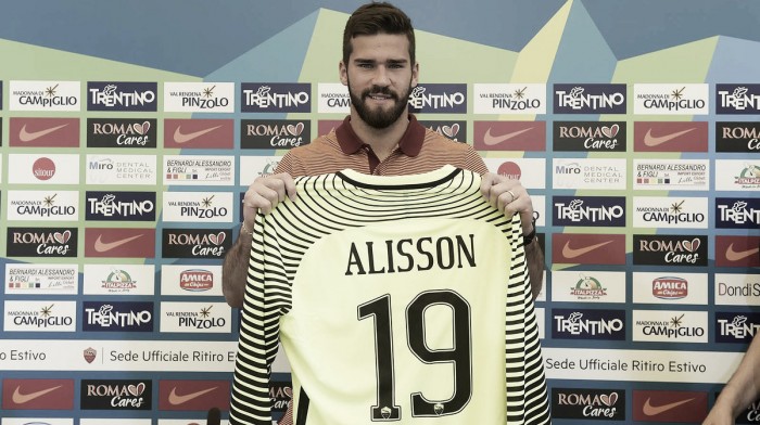 Roma, Alisson spiega: "Ho scelto la Roma per la fiducia che mi hanno mostrato"