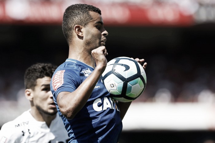 Com retorno de Alisson e Sóbis na lista, Cruzeiro relaciona atletas para clássico contra Atlético-MG
