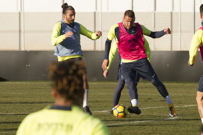 El Granada CF realiza tres entrenamientos antes de recibir al Valladolid