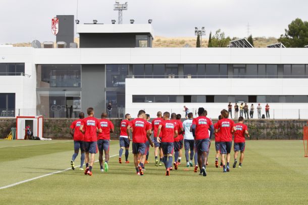 El Granada CF entrena ya en su nueva Ciudad Deportiva