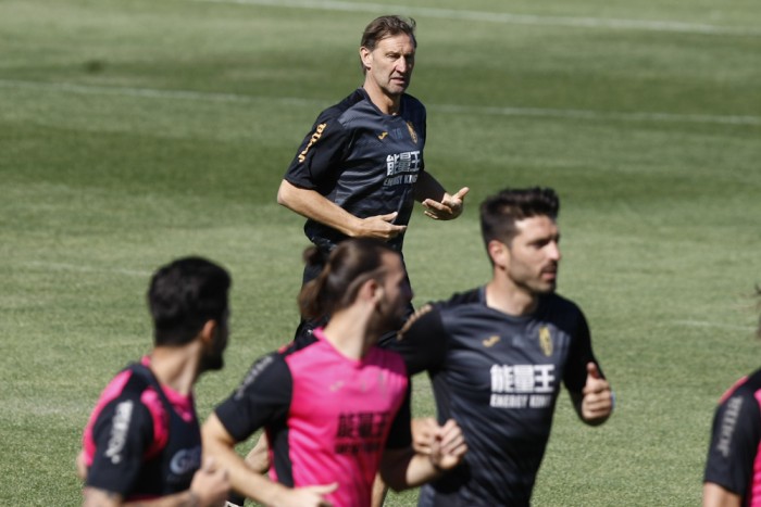 El Granada prepara la cita ante el Espanyol con varias bajas