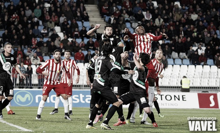Fotos e imágenes del Almería 0-1 Córdoba, jornada 21 de la Liga Adelante