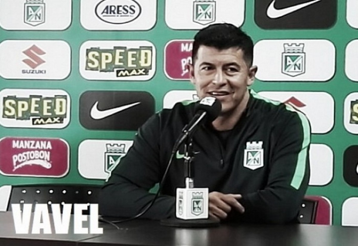 Jorge Almirón: "Mantenemos la punta y el equipo se está invicto en el Atanasio" Jorge Almirón: "Mantenemos la punta y el equipo se está invicto en el Atanasio"