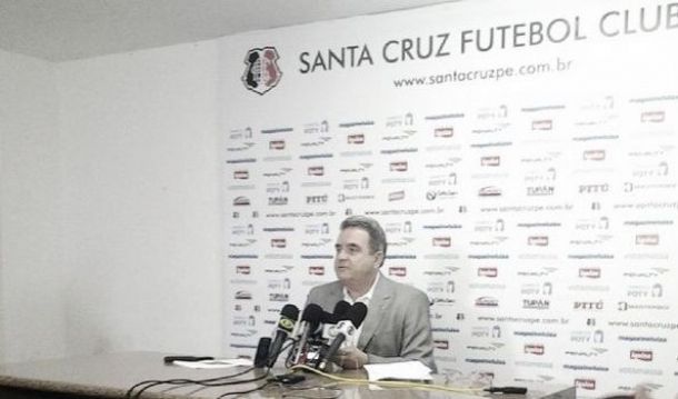 Negando relação com organizadas, presidente do Santa Cruz volta a dizer que clube é vítima