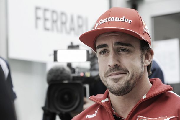 Fernando Alonso: “Estoy contento de estar detrás de los Red Bull”
