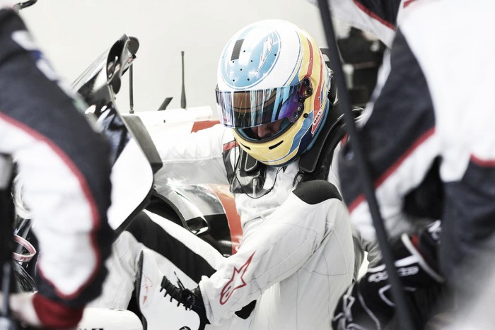 Fernando Alonso, de test en Baréin
