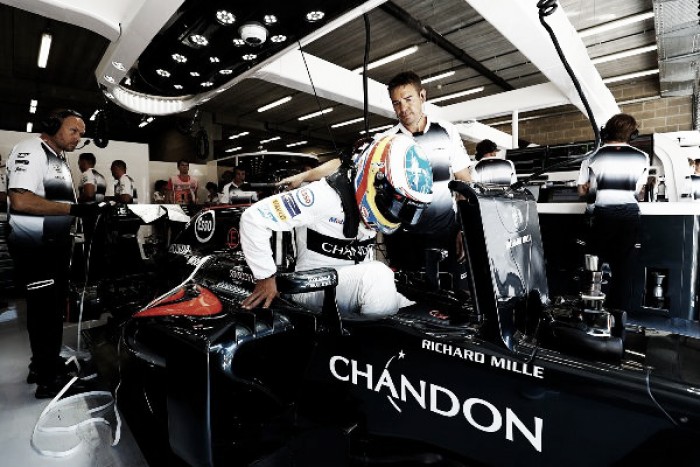 Alonso: “Me pidieron parar el motor al salir de boxes”