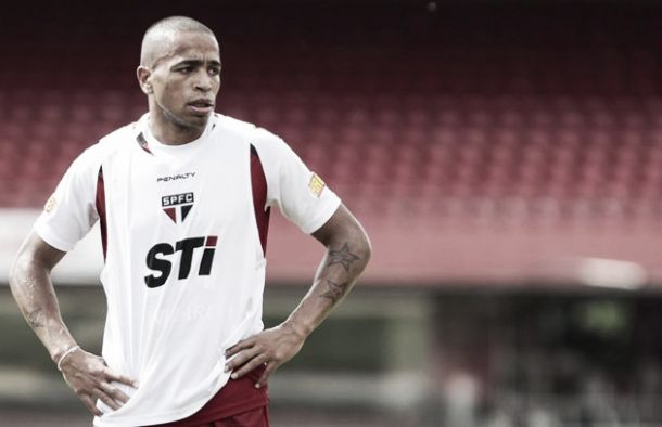 Álvaro Pereira cobra mudanças na equipe do São Paulo