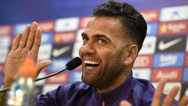 Who can replace Dani Alves at FCBarcelona?