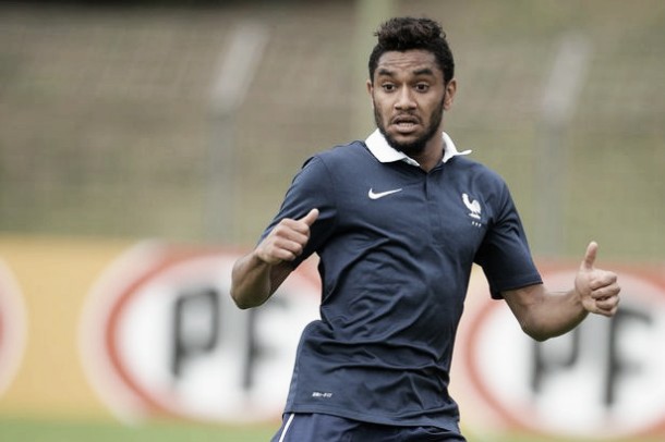 Jordan Amavi stretchered off during France U21 international