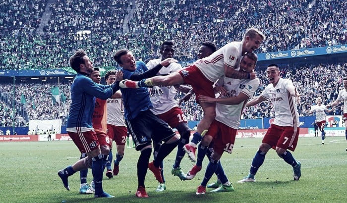 Bundesliga - Waldschmidt salva l'Amburgo e manda il Wolfsburg al play-out (2-1)