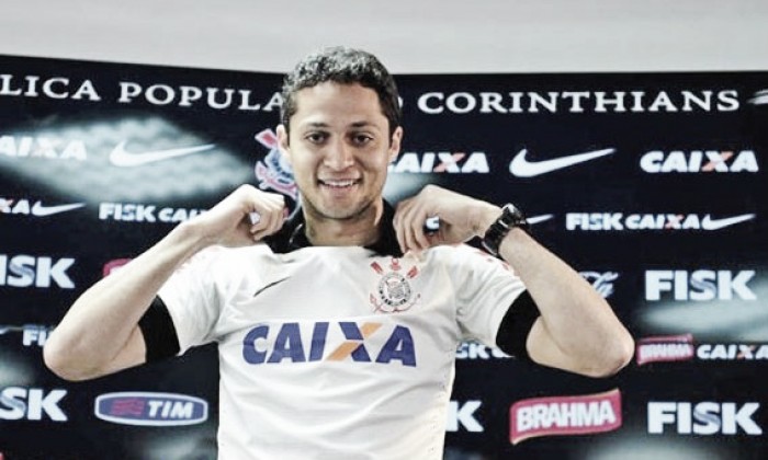Fábio Carille confirma interesse do Corinthians por Anderson Martins