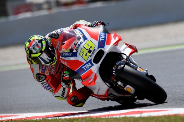 Iannone torna in pista a Sepang