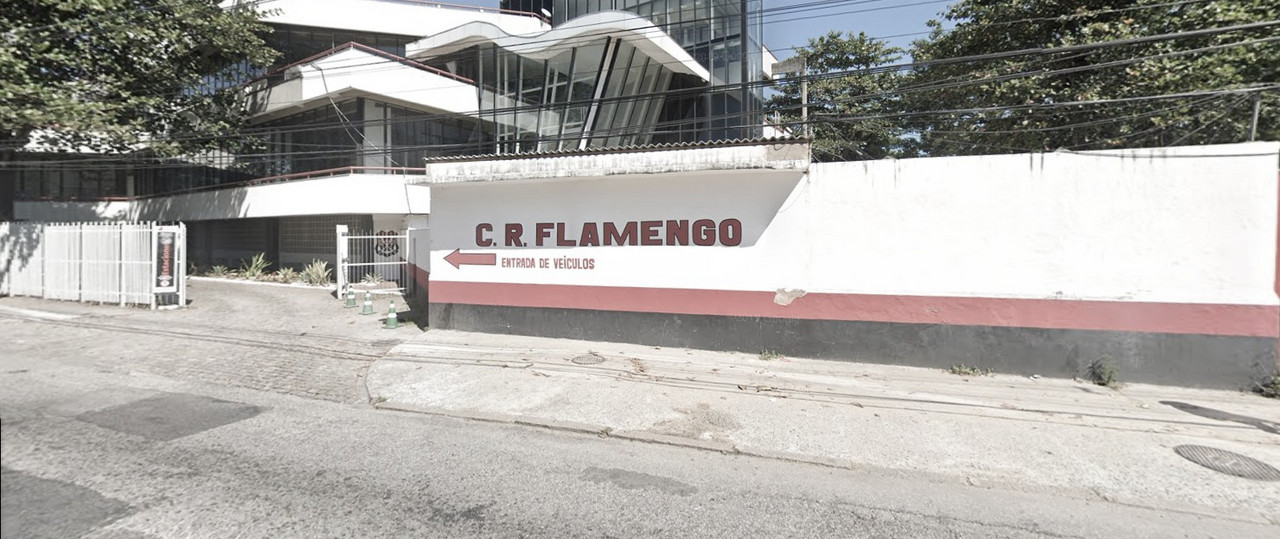 Flamengo amanhece com muros da sede pichados Flamengo amanhece com muros da sede pichados