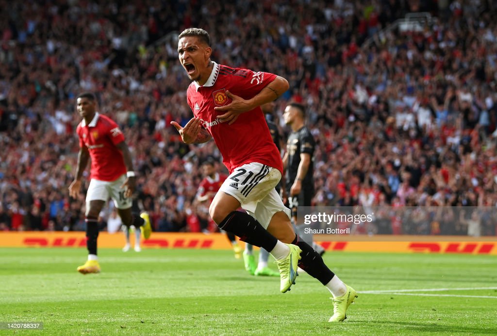 Manchester United 3-1 Arsenal: Gunners dominate but suffer defeat to clinical United 
