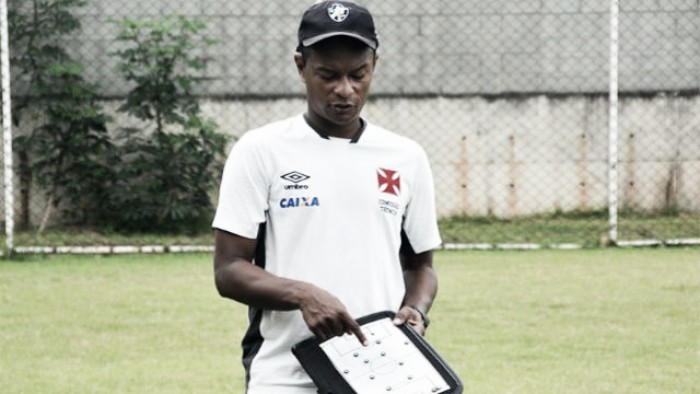 Técnico do time feminino do Vasco elogia equipe do Flamengo e  exalta final do Carioca