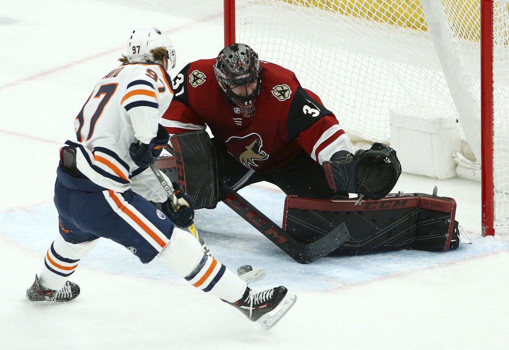 Connor McDavid too fast for the Arizona Coyotes defense