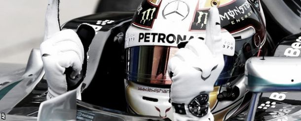 Hamilton e Mercedes dominam GP de Espanha