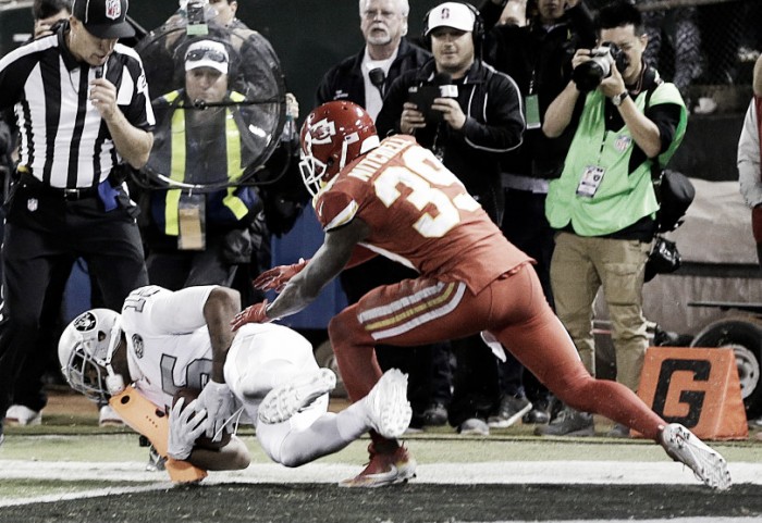 Oakland Raiders defeat Kansas City Chiefs on the final play