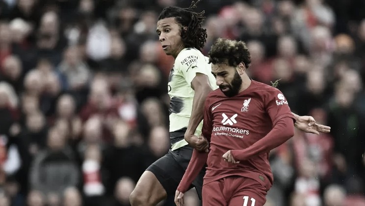  Alisson le da pase a Salah, Liverpool gana el partido del Manchester City