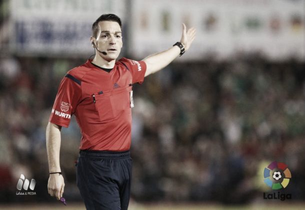 Prieto Iglesias será el árbitro del derbi andaluz
