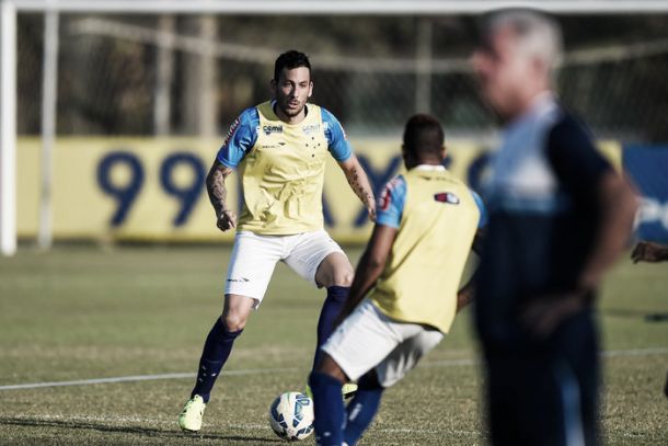 Recém contratado, atacante Ariel Cabral faz seu primeiro treino no Cruzeiro