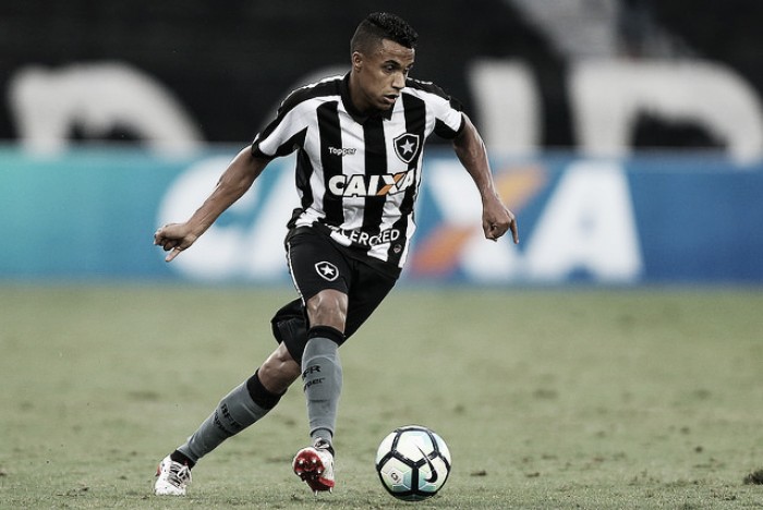 VAVEL Entrevista: de contrato renovado com Botafogo, Arnaldo fala suas expectativas para 2018
