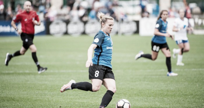 Amy Rodriguez commits to the Utah Royals